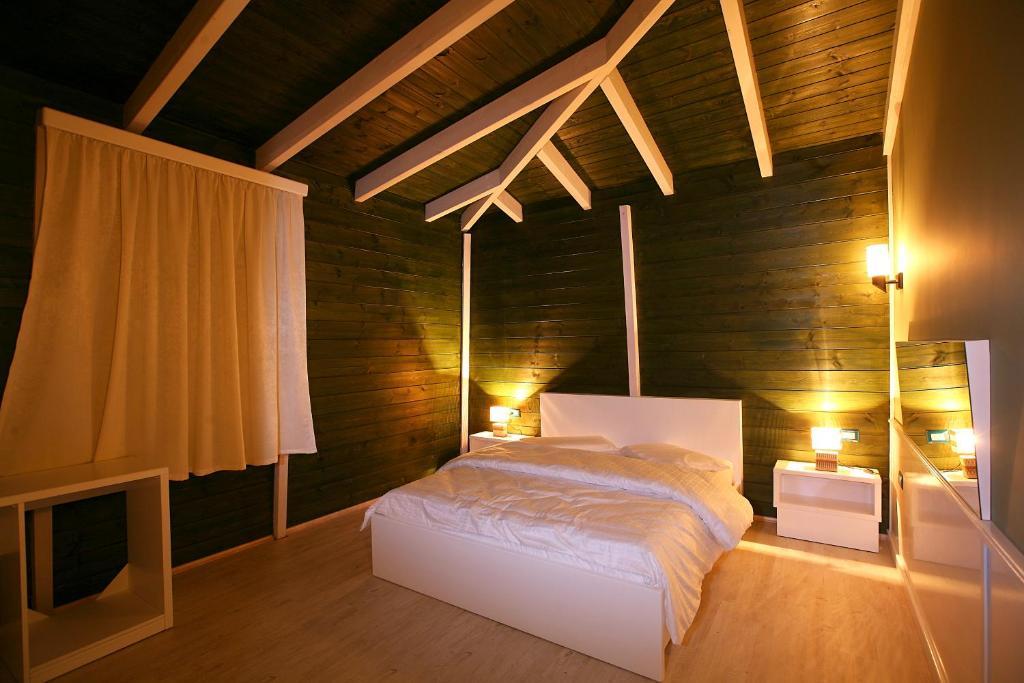 Hotel Kastria Тирана Экстерьер фото