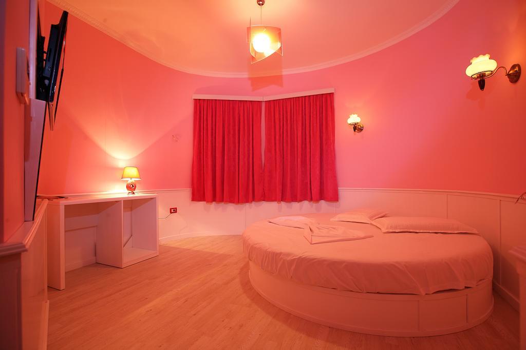 Hotel Kastria Тирана Экстерьер фото