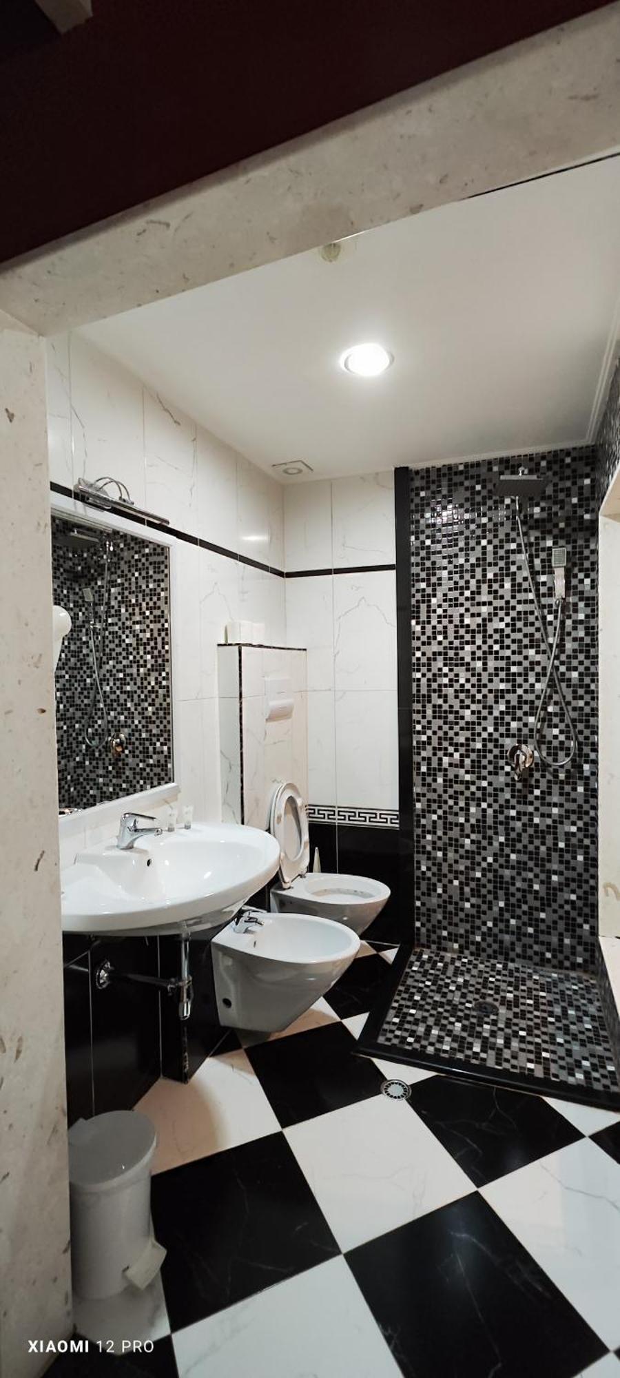 Hotel Kastria Тирана Экстерьер фото