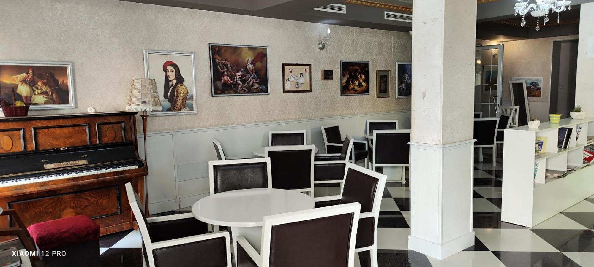 Hotel Kastria Тирана Экстерьер фото