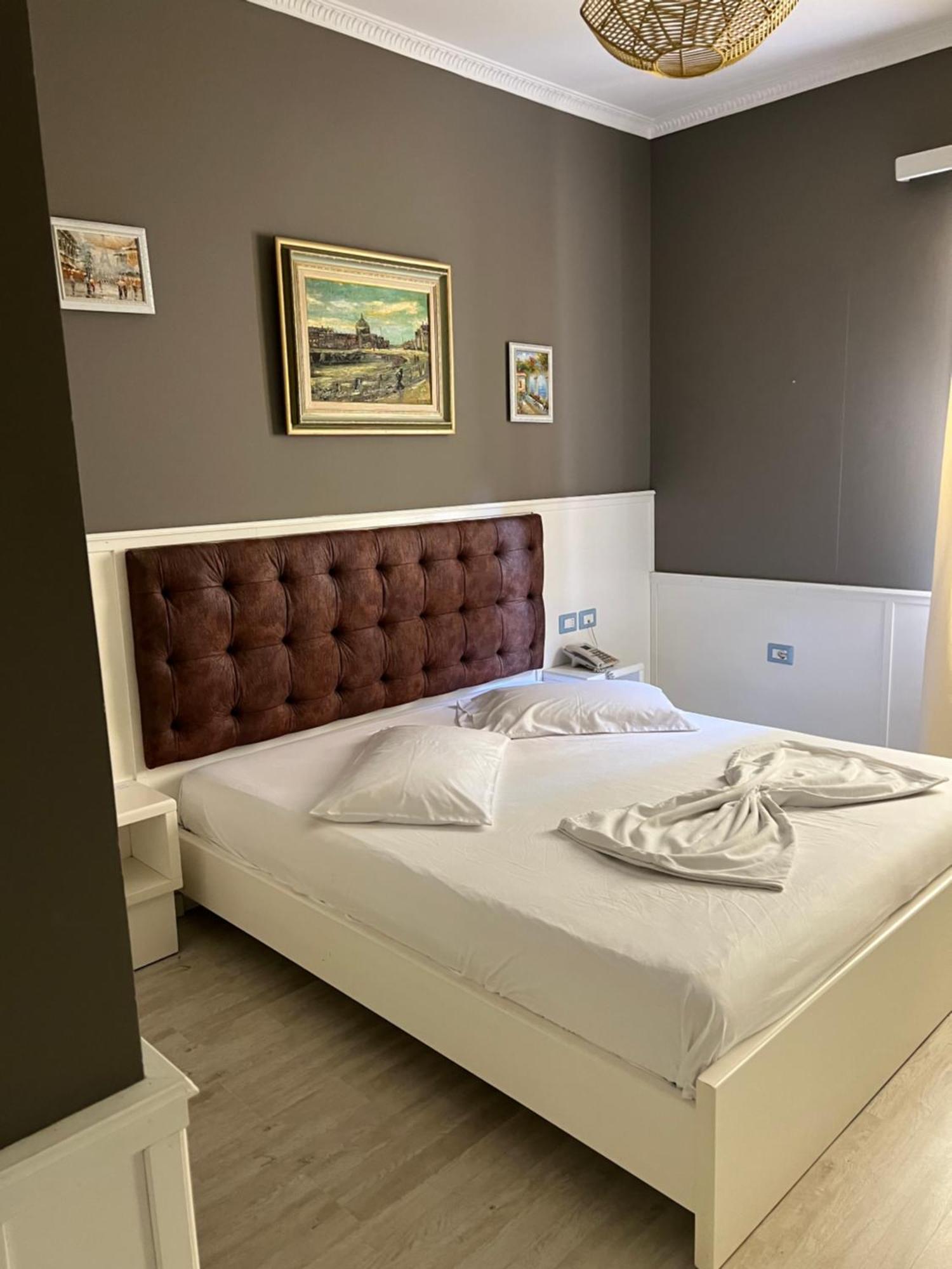 Hotel Kastria Тирана Экстерьер фото