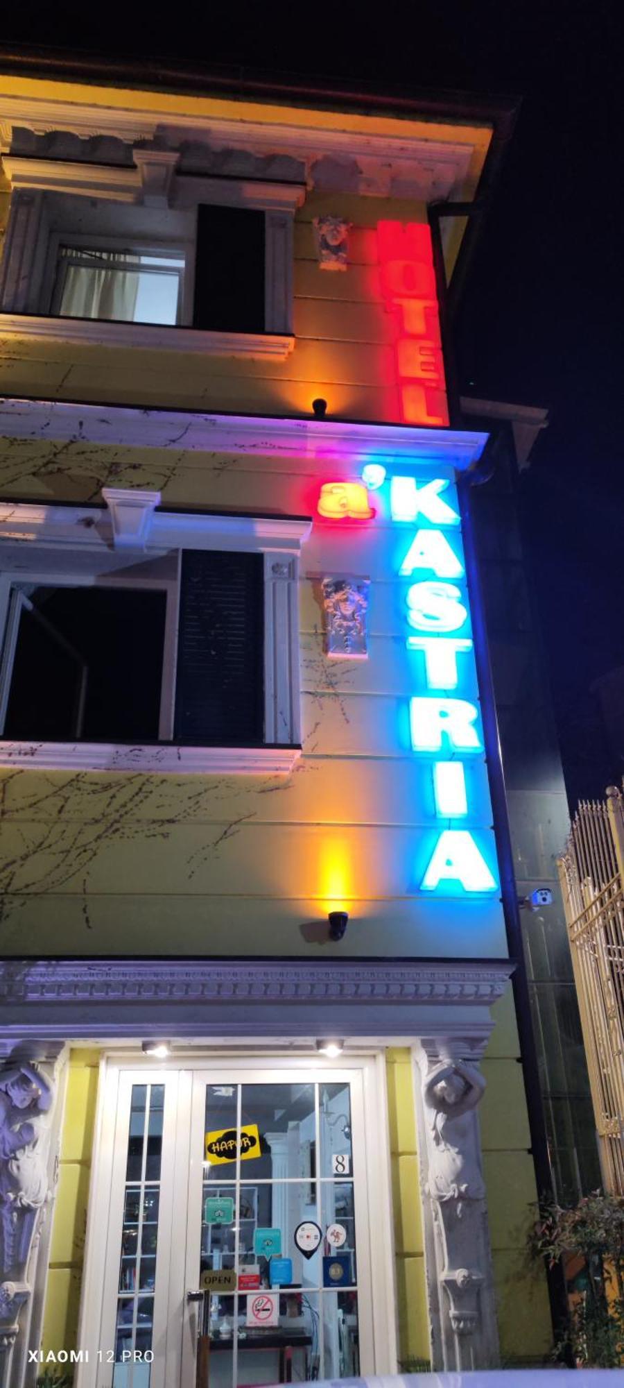 Hotel Kastria Тирана Экстерьер фото