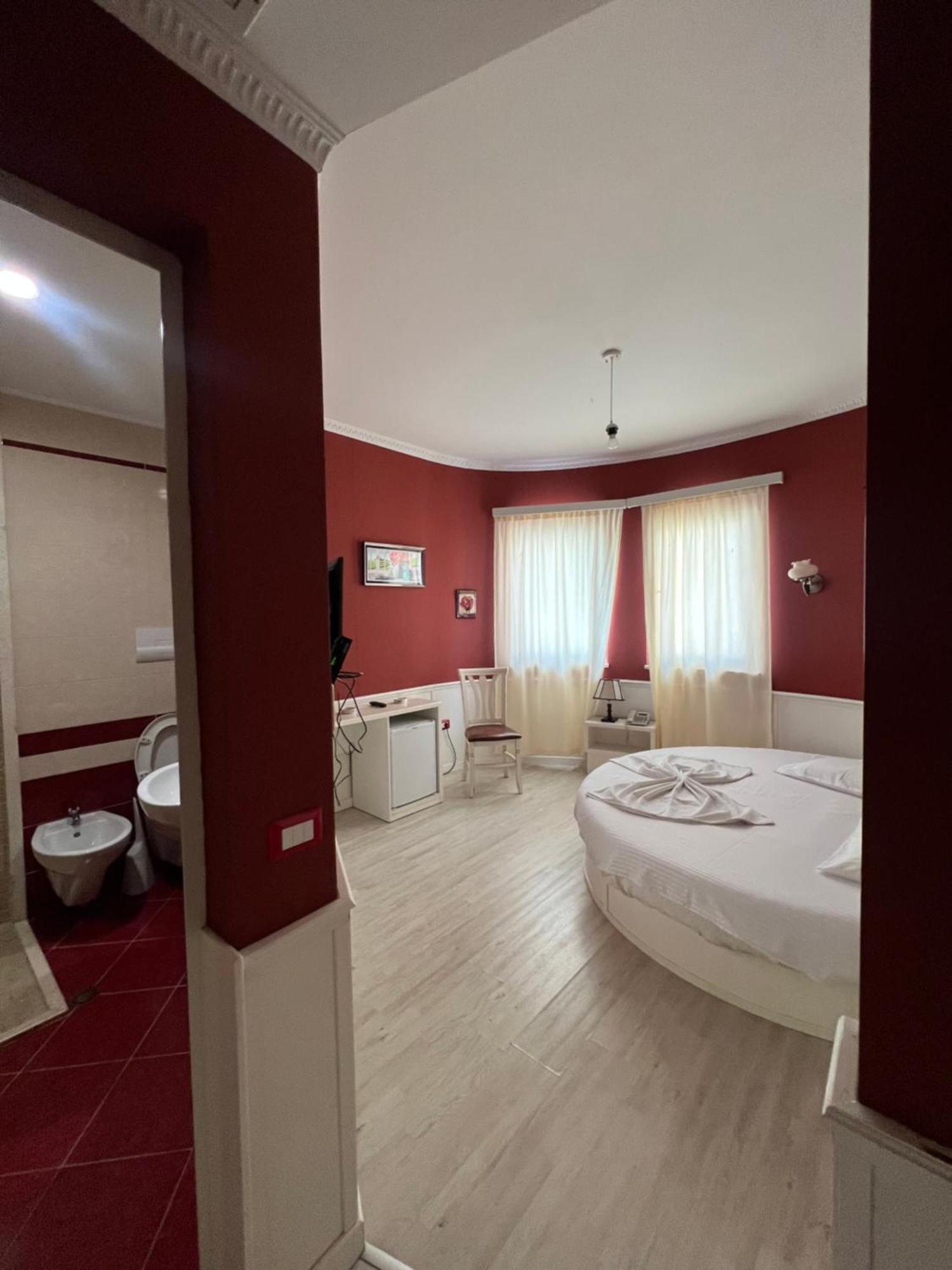 Hotel Kastria Тирана Экстерьер фото