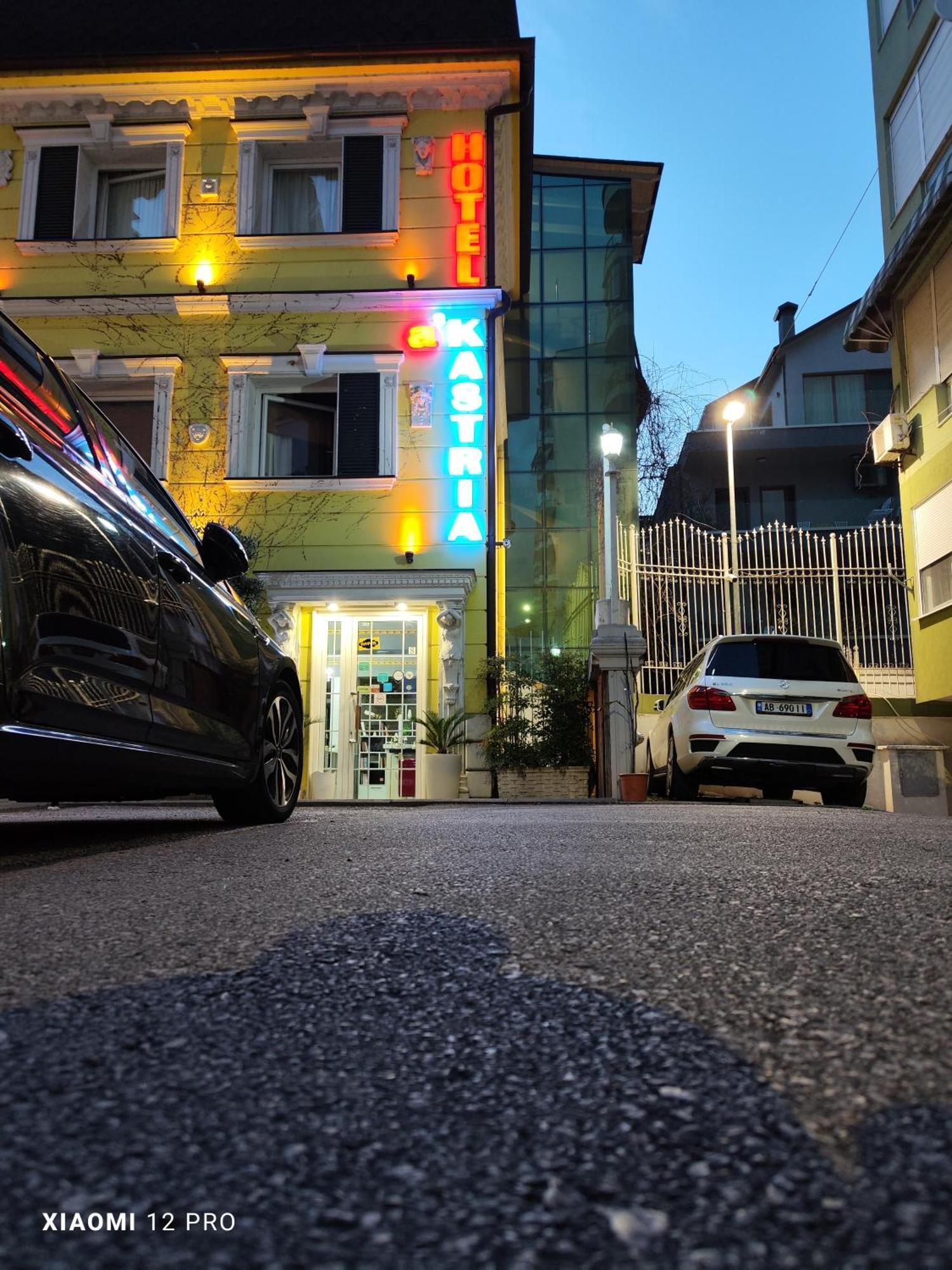 Hotel Kastria Тирана Экстерьер фото