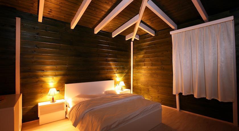 Hotel Kastria Тирана Экстерьер фото
