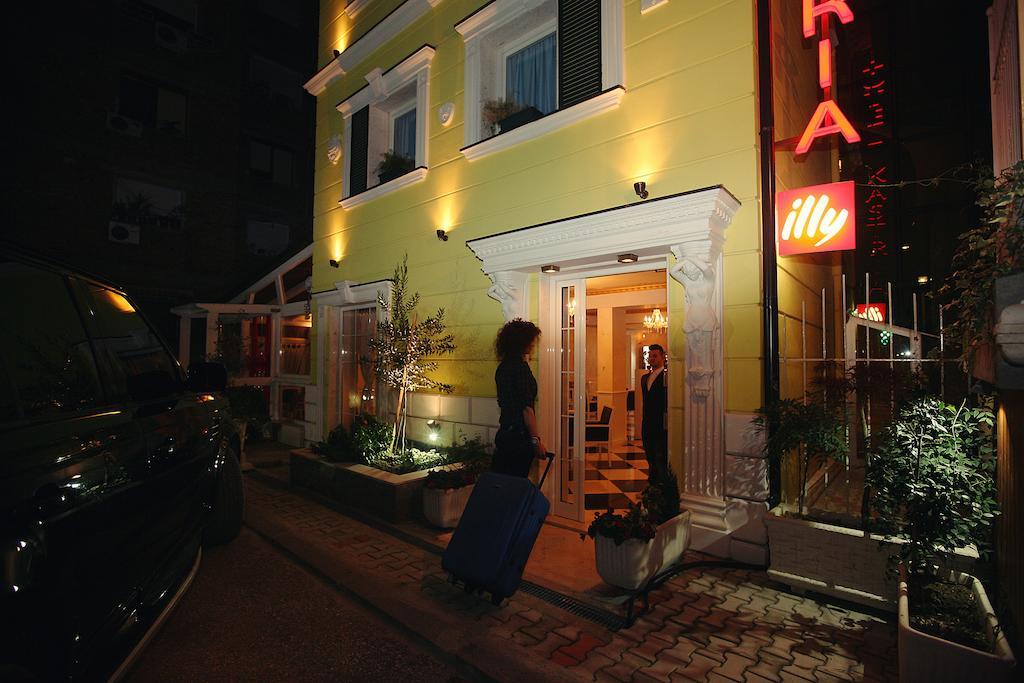 Hotel Kastria Тирана Экстерьер фото